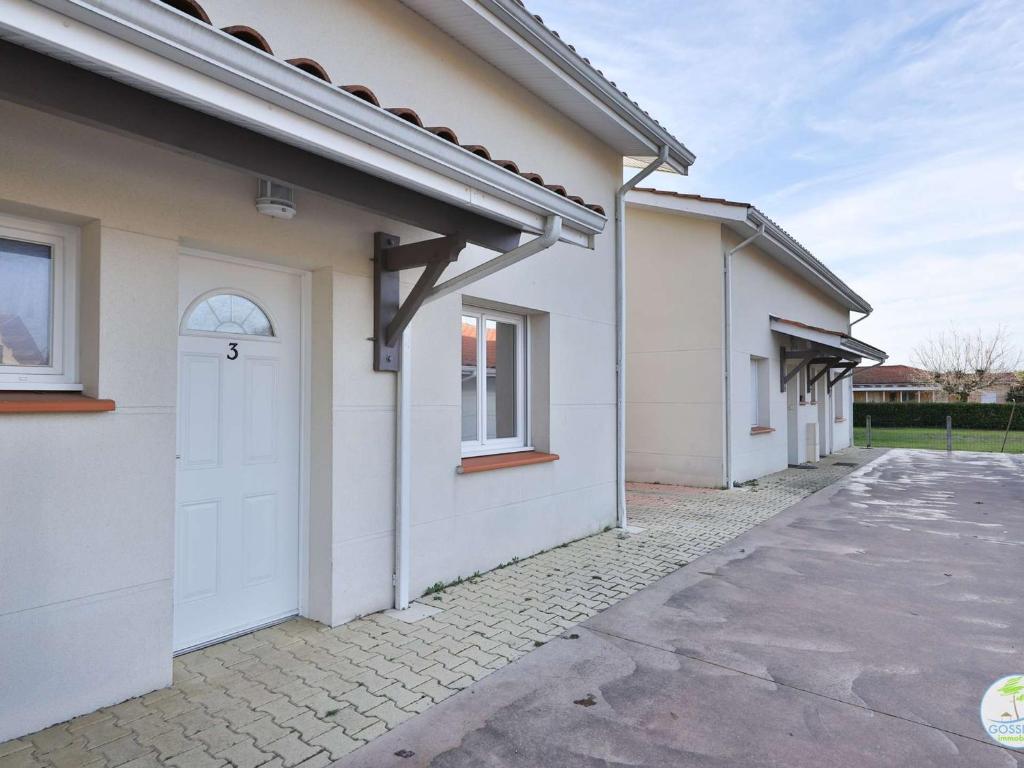 Maison contemporaine avec terrasse, 6 couchages, centre-ville Biscarrosse - FR-1-877-42 - 2