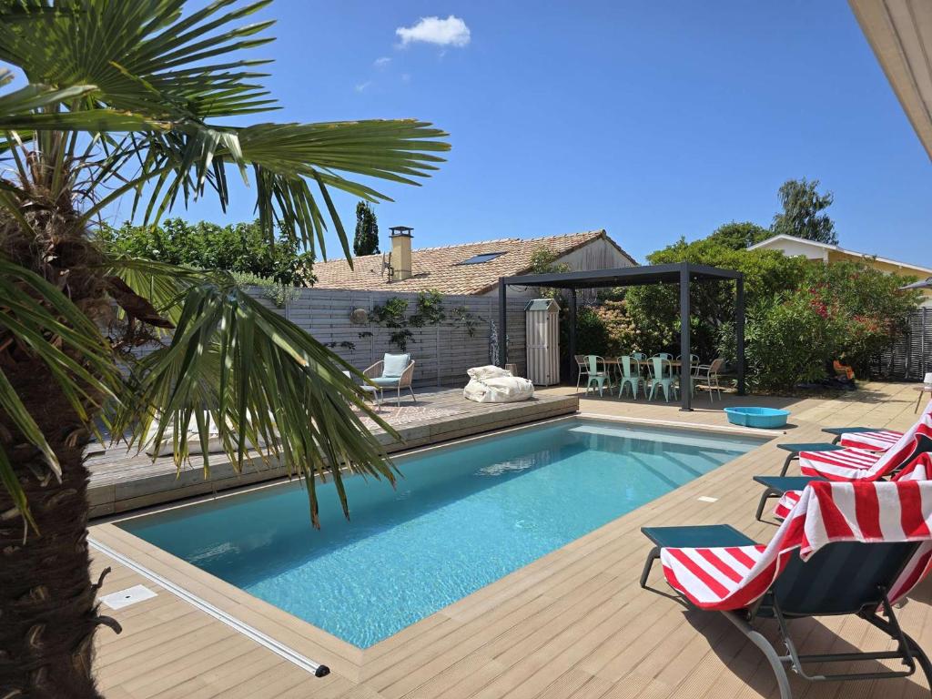 Villa 9 pers. avec piscine chauffée proche centre-ville, Biscarrosse - FR-1-877-38 - 1
