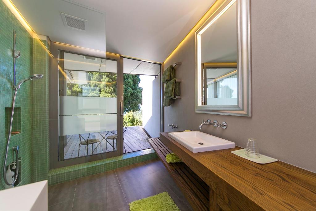 Waiheke Luxury Blue and Green Rooms photo