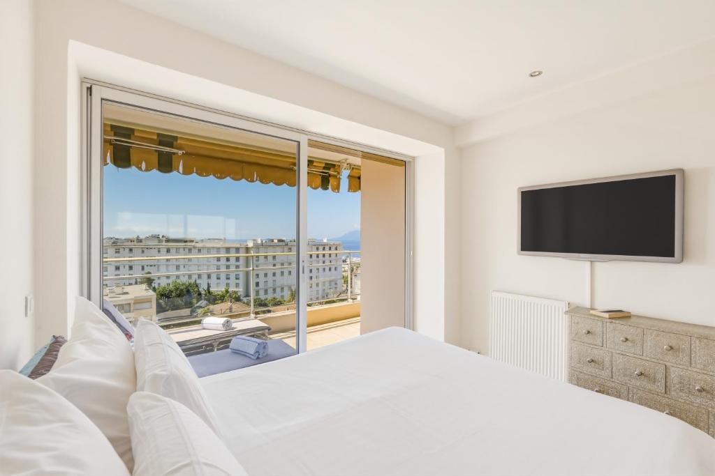 Seaview Retreat 1BR with terrace - 4