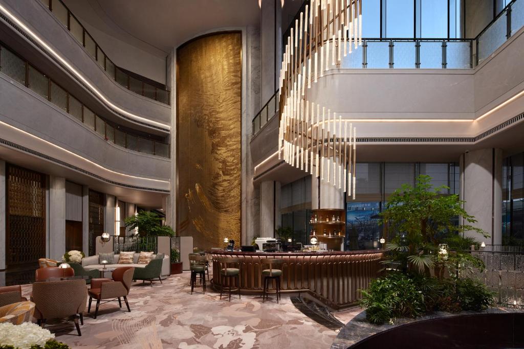 Restaurant, Hua Ting Hotel And Towers in Shanghai