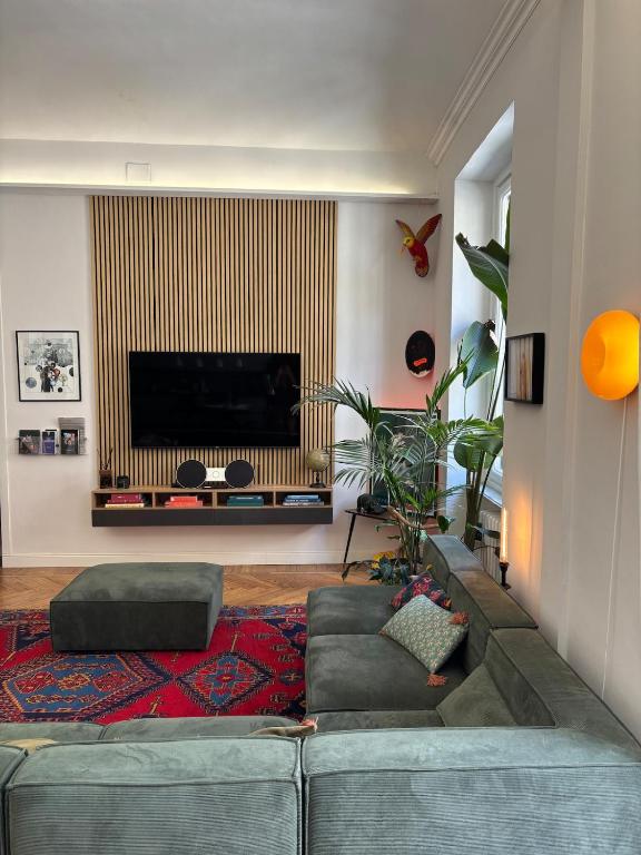 Designer Loft - Urban Jungle - Historic Building - 2