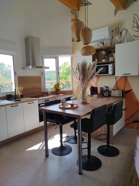 Cozy, bright, air-conditioned 2-room apartment with mezzanine & terrace - 5