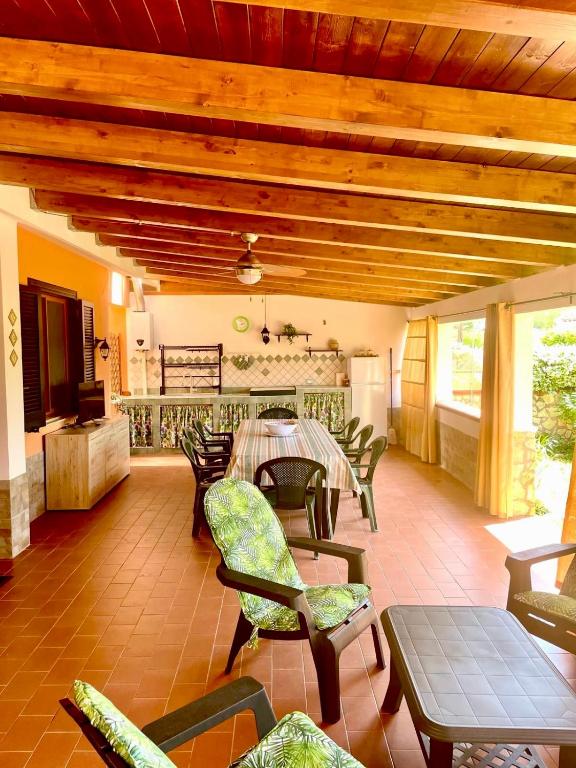 Steps from the Beach, Minutes from Cefalù - 2