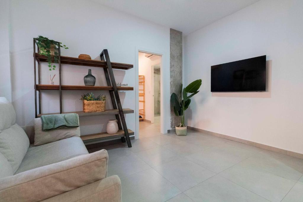 Nuevo Apartamento junto a Santa Justa y Aeropuerto 1 - 2