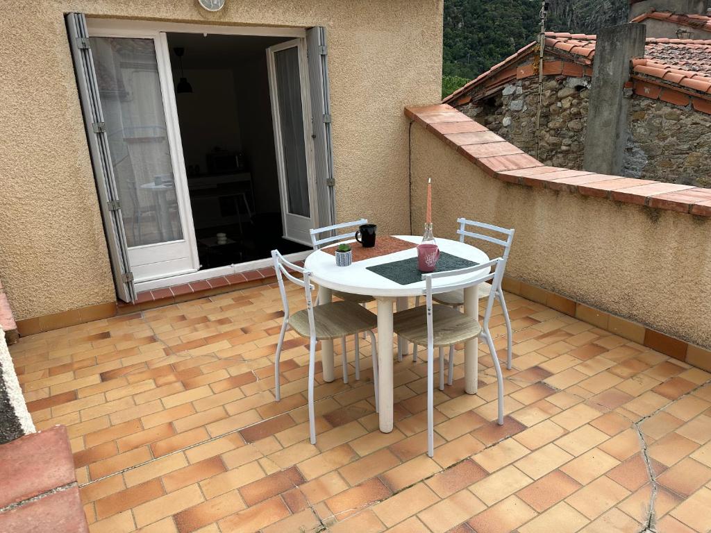 Appartement T2, 4 couchages avec Terrasse privée, tout proche de la cure thermale, centre-ville - 2