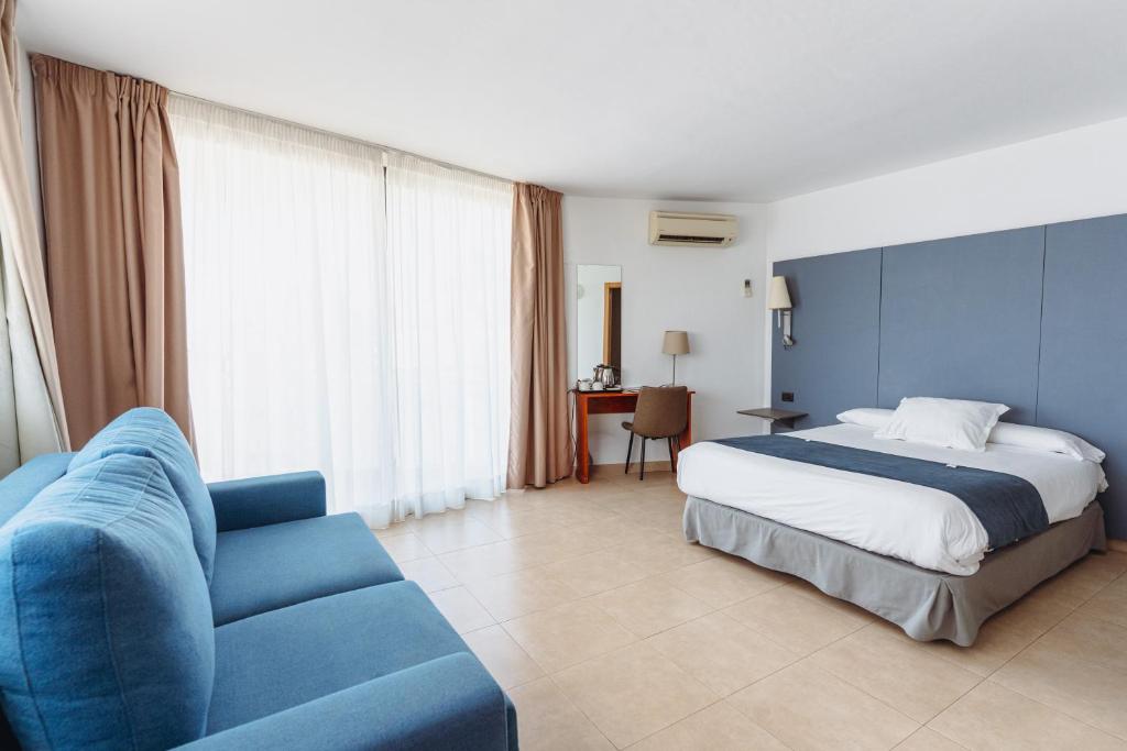 Hotel Mainare Playa — Hotel rooms in Fuengirola, Andalusia