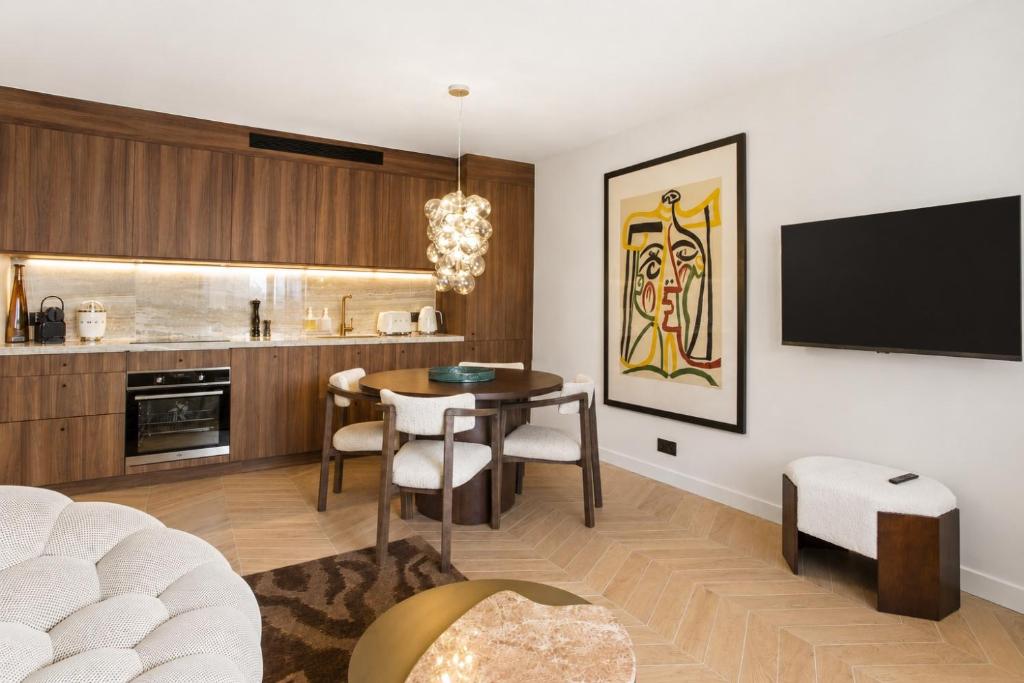 Luxury Flat Saint-Tropez by Maisons de Charloc Homes - 5