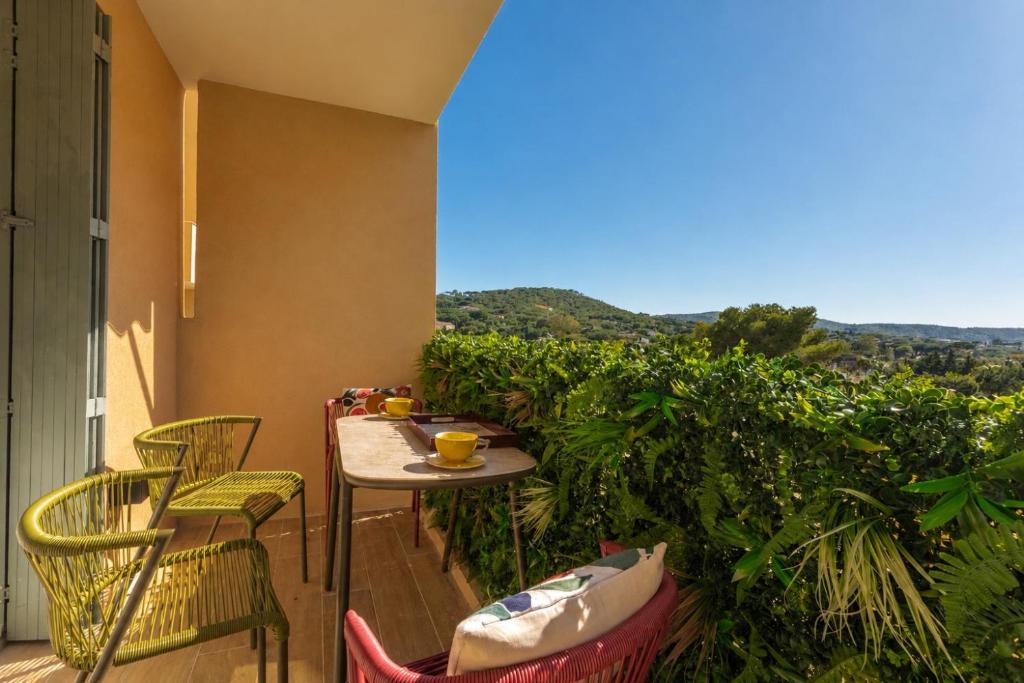 Luxury Flat Saint-Tropez by Maisons de Charloc Homes - 4