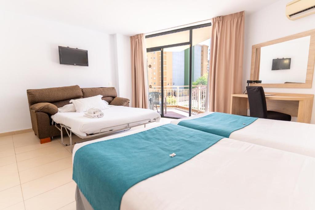 Hotel Mainare Playa — Hotel rooms in Fuengirola, Andalusia