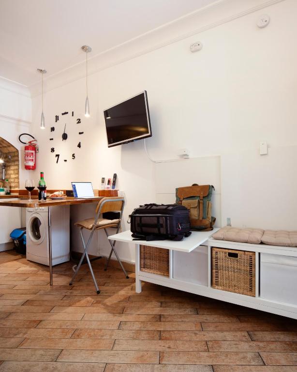 Cozy Roman Nest - 4