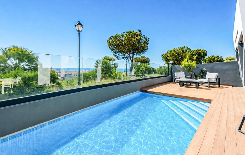 Cozy Home In Torre Del Mar - 1