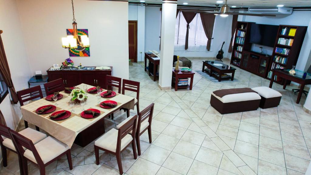 Galapagos Family Vacation 3 bedrooms 7 guests Centrally located and ocean view - 2