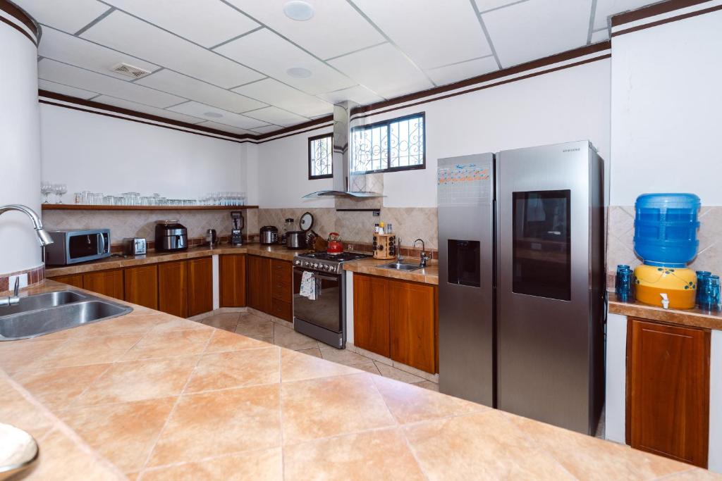 Galapagos Family Vacation 3 bedrooms 7 guests Centrally located and ocean view - 4