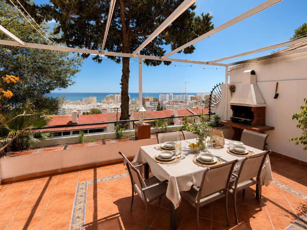 Torremolinos Sea View Townhouse, Pool, BBQ & Workspace - Magnolia Properties - 2