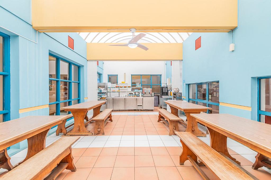 Shared lounge/TV area, HI Faro – Pousada de Juventude in Faro