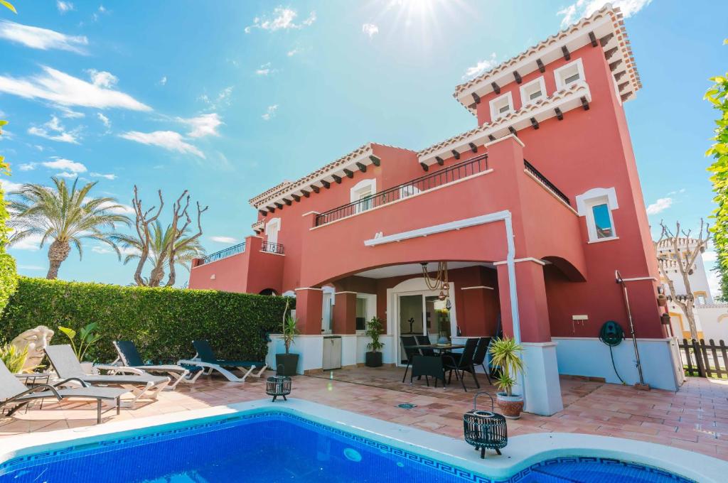 Golf Retreat with BBQ and Private Pool - 1