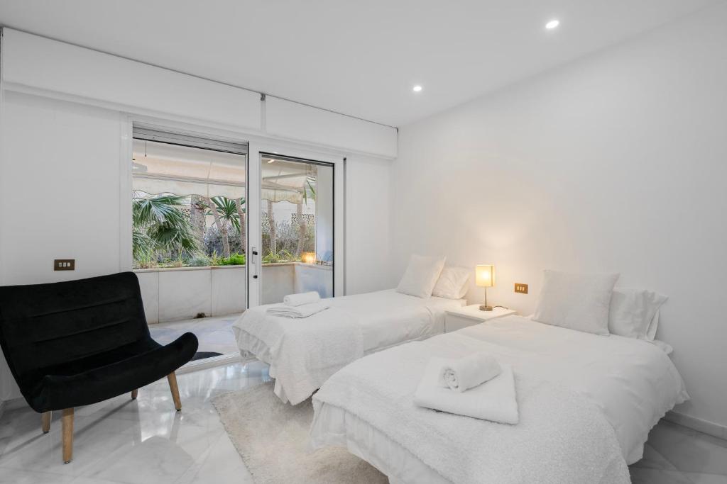 Luxury Beachfront Apt with Private Garden & Pool - 5