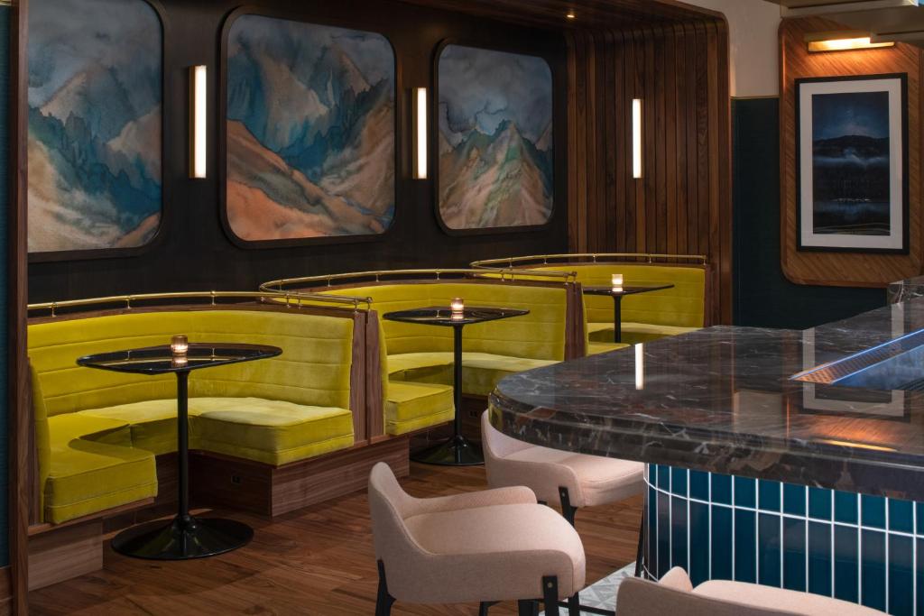 Bar/lounge