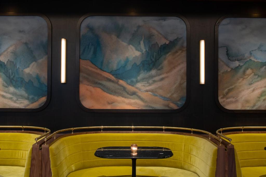 Bar/lounge