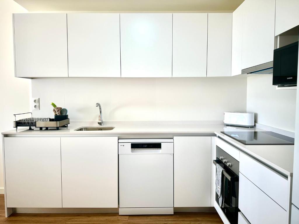Modern Sea View Apartment in Valle Romano Golf Estepona - 2
