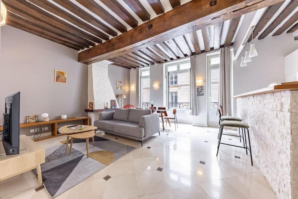 Charming Apartment 2BR 6P St-Germain-des-prés - 1