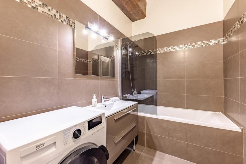 Charming Apartment 2BR 6P St-Germain-des-prés - 4