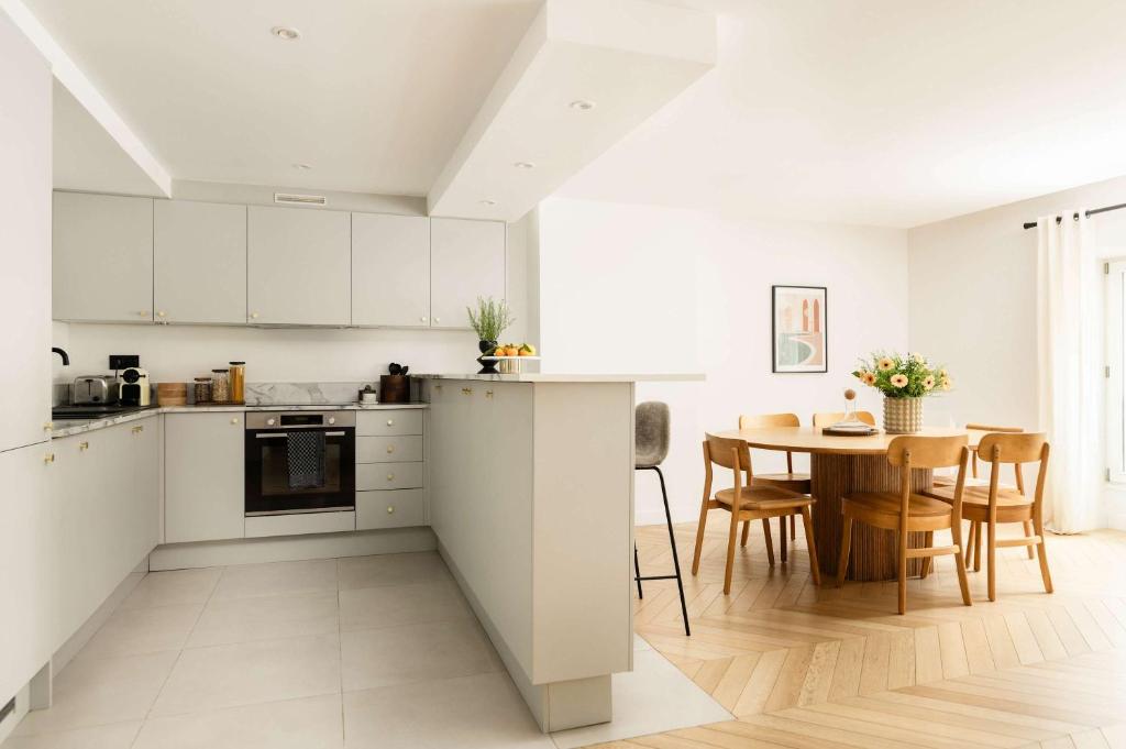 Brand New 3 Bedrooms Facing Madeleine St Honoré - 3
