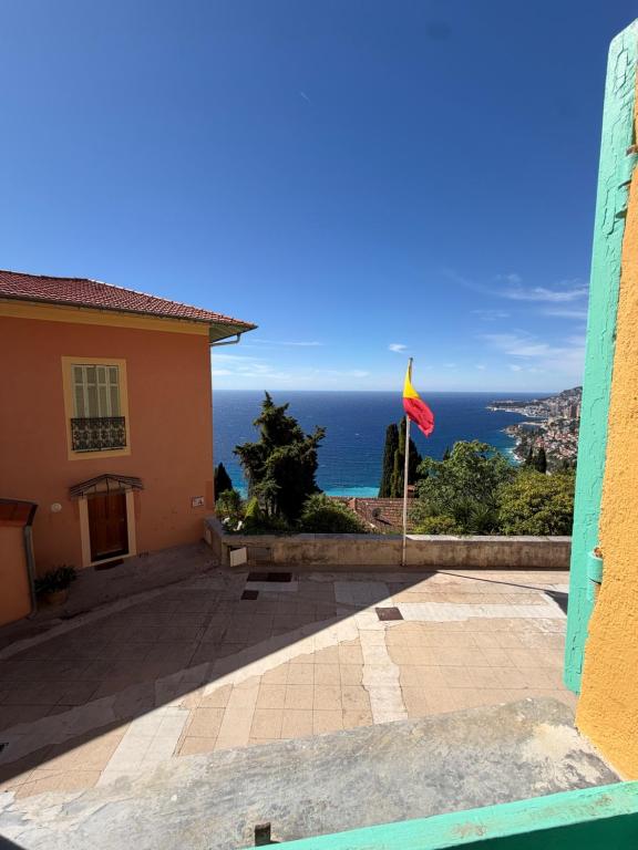 La maison jaune - 1