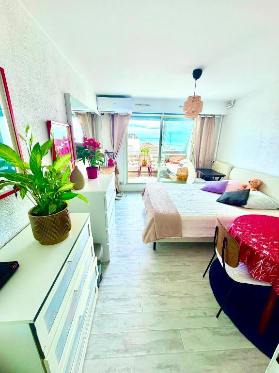 Studio vue mer 70 m de plage - 2