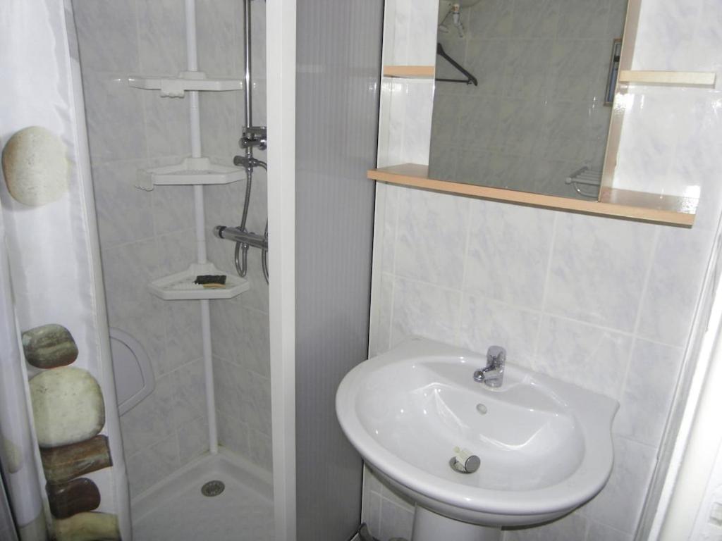 VILLA NOEMIE Studio - de 100 m des Thermes - 3