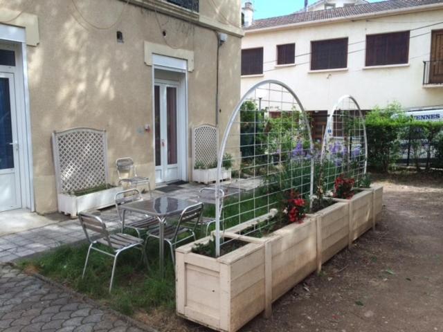 VILLA NOEMIE Studio - de 100 m des Thermes - 4