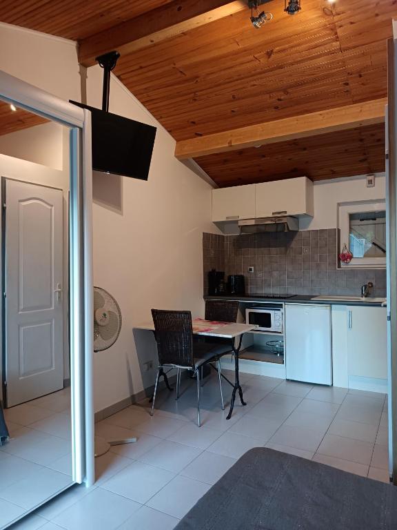 Studio cosy La Ciotat idéal couple avec cuisine & wifi - 3