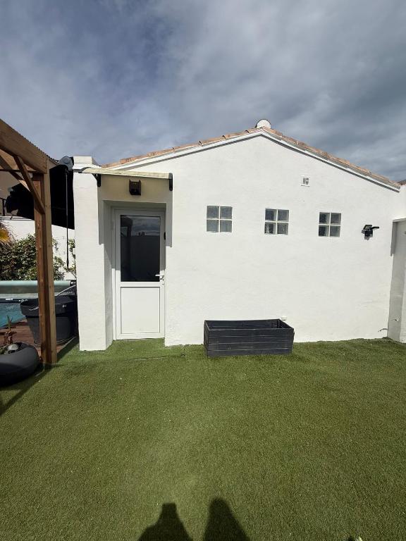 Résidence de bien être avec piscine et Jaccuzi à 2 pas de la plage et du centre ville - 2