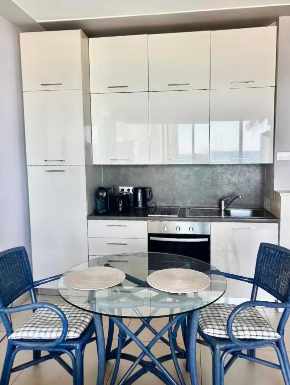 Fantastic Sea View Studio With Balcony, Garavan Port - 3
