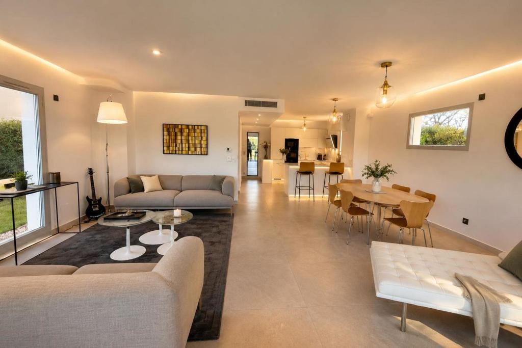 Villa contemporaine de standing Antibes 3 Chbres - 6 Pers - PiscineParking - 5