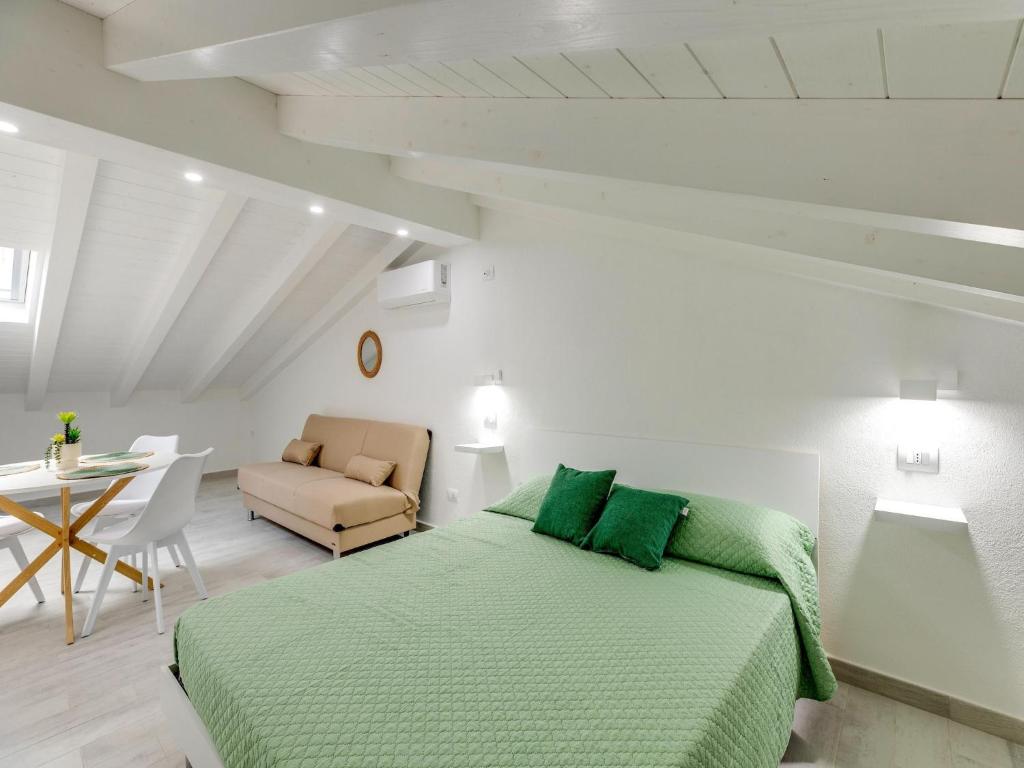 Attic studio, with air conditioning - 5