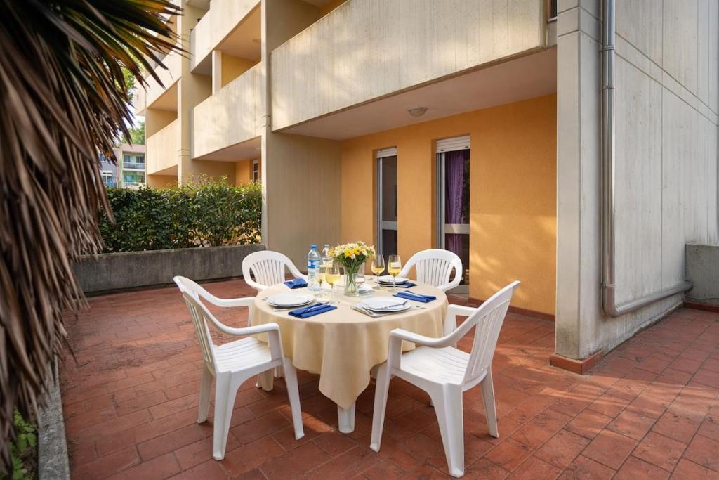 Three room apartment near the beach and the center - 2