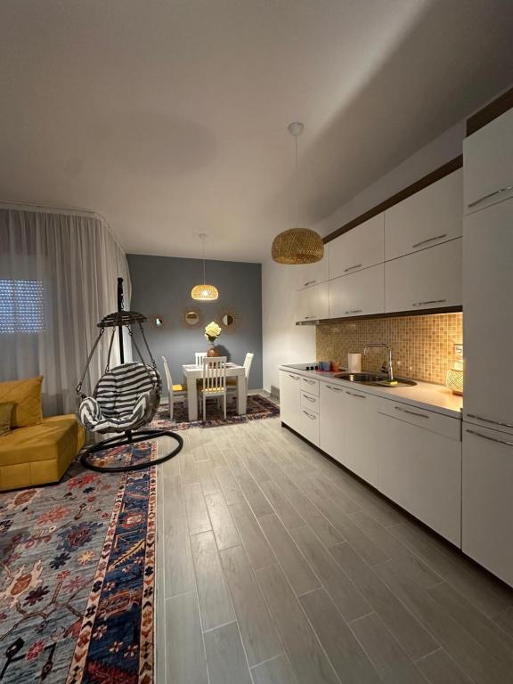Long Beach Apartment - 4