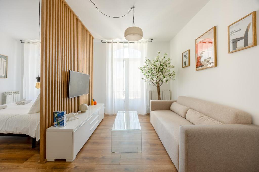 Downtown by Max, Refuge in city center - 2