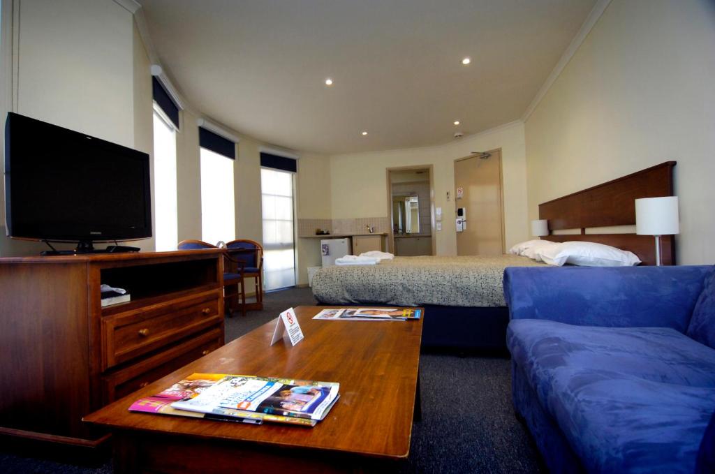 Canberra Parklands Central Apartment Hotel photo