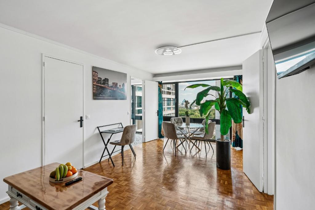 Paris Montparnasse Panoramic View, 3 Beds, Metro 4, 6, 12, 13 - 2