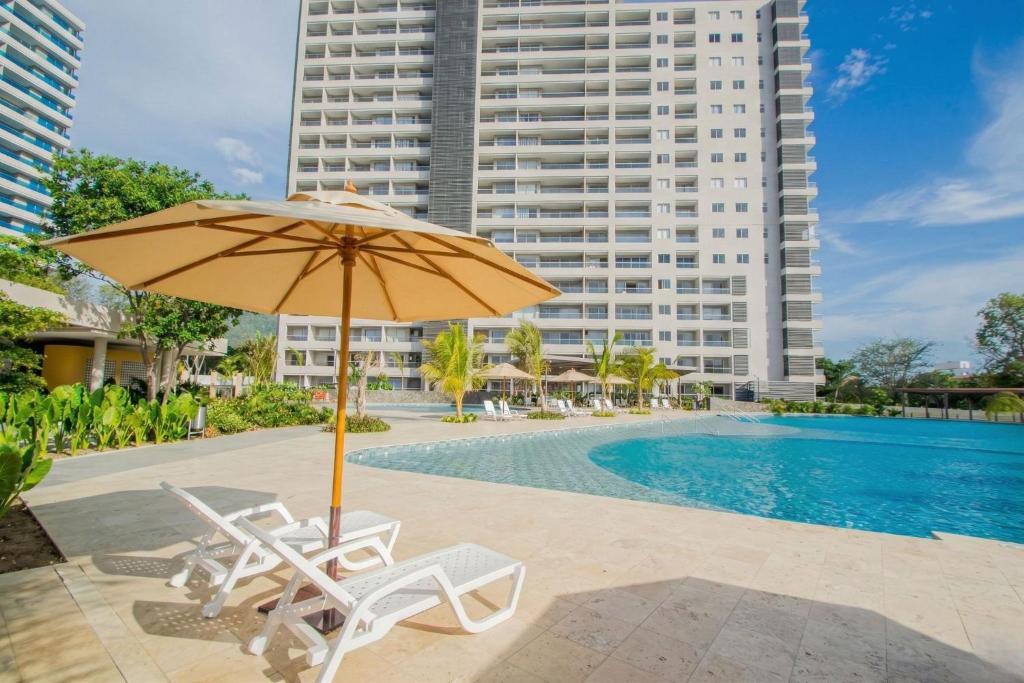 Luxury Apartment Suite with Ocean Views and Swimming Pools - 1
