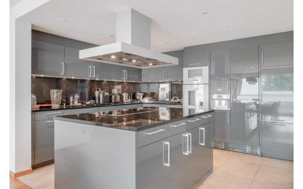 Luxury 4-Bedroom Residence at Le National Montreux by GuestLee - 2