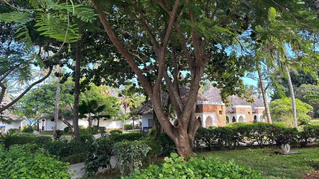 Sultan Sands Island Resort & Spa — Hotel building in Kiwengwa, Zanzibar North
