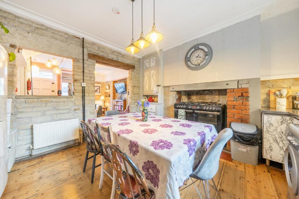 Period Townhouse, Hebden Bridge photo 8