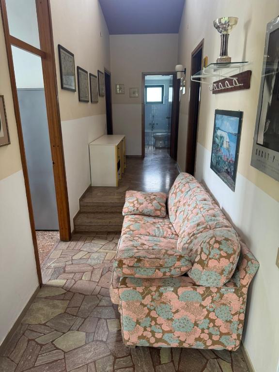 Villa Pineta - Parcheggio, Giardino - Oasi di Tranquillità a Due Passi dal Mare - 5