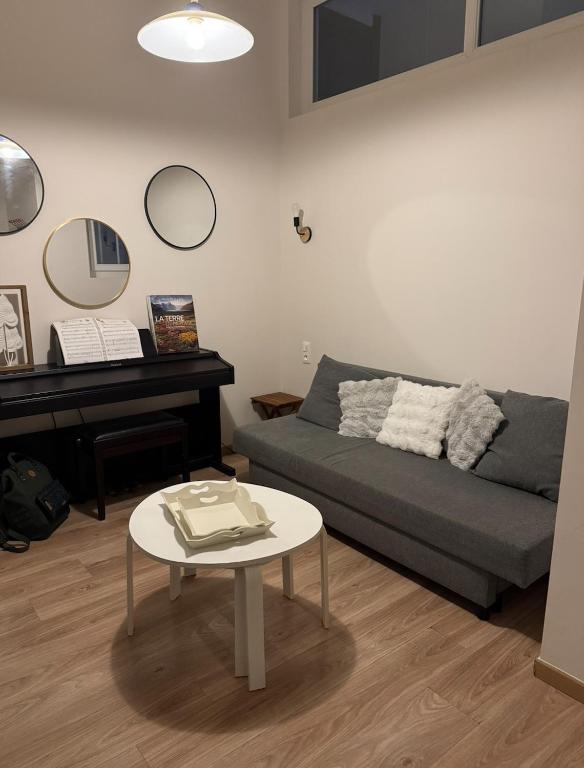 Au pied des Halles - 46m2 en centre ville - 1 chambre et 1 mezzanine - tout confort - 4