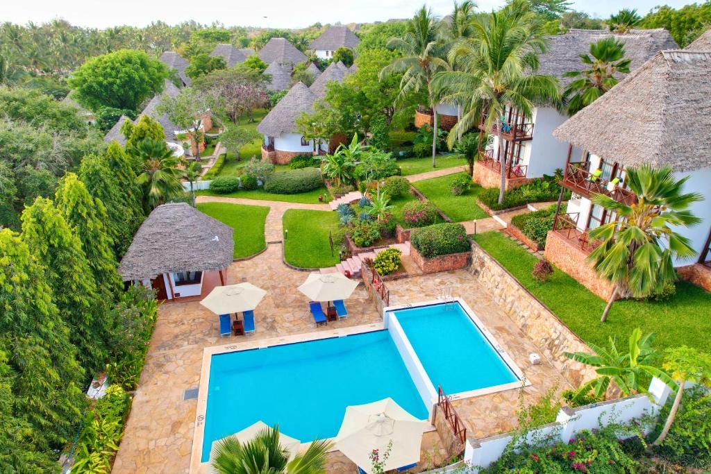Sultan Sands Island Resort & Spa — Swimming pool in Kiwengwa, Zanzibar North