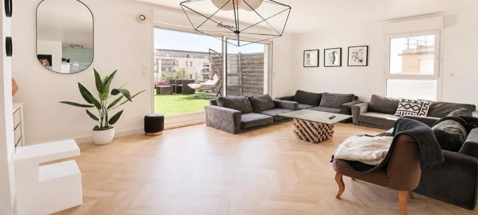 Duplex 120m ,50m terrasse proche centre et mer - 1